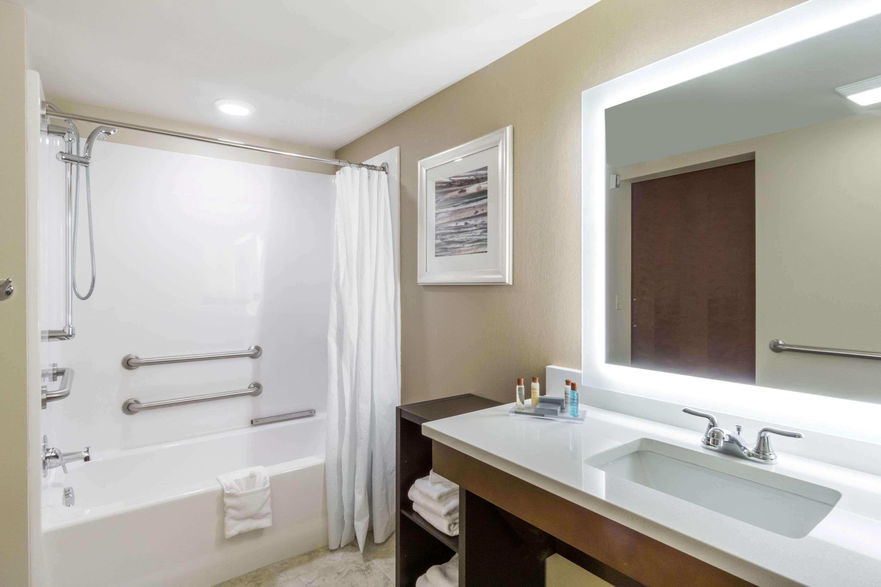 Hawthorn Suites By Wyndham Wheeling At The Highlands Triadelphia Exterior foto
